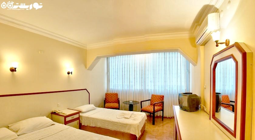 تخت های اتاق تریپل	